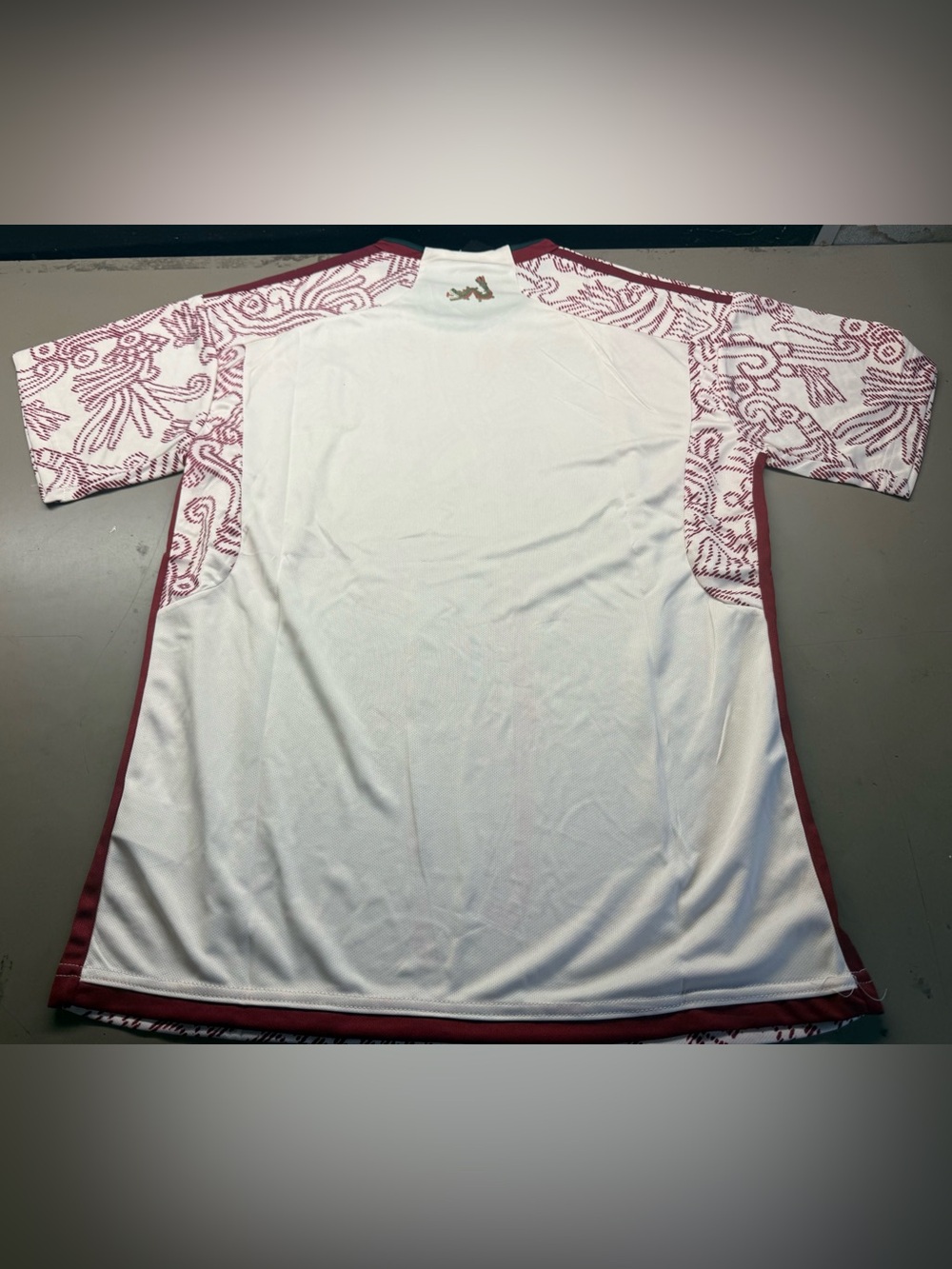 New w/ Tags NATIONAL TEAM MEXICO Away World Cup 2022 Soccer Size Large Slim Fit - Picture 5 of 7